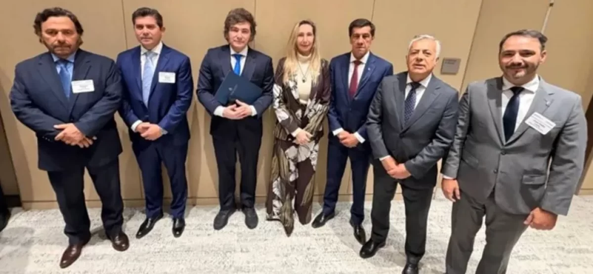 69b04f2b03796_992_558!