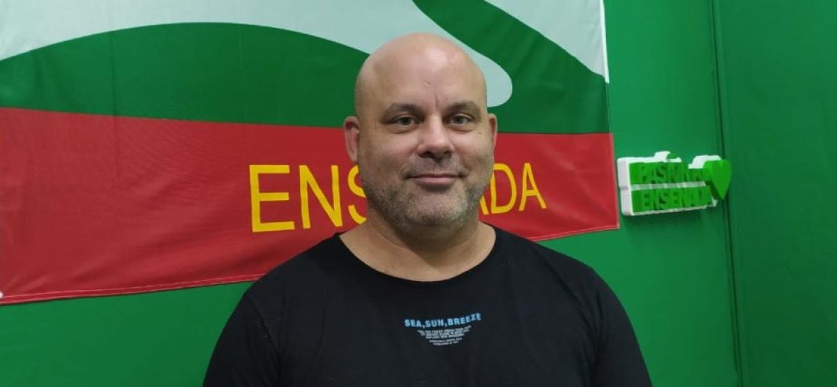 FNfZBuIXoAUXMDo.jpg-large