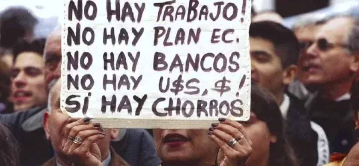 crisis-2001-diciembre-2001-crisis-economica-corralito-la-rua-incidentes-plaza-mayo.jpg
