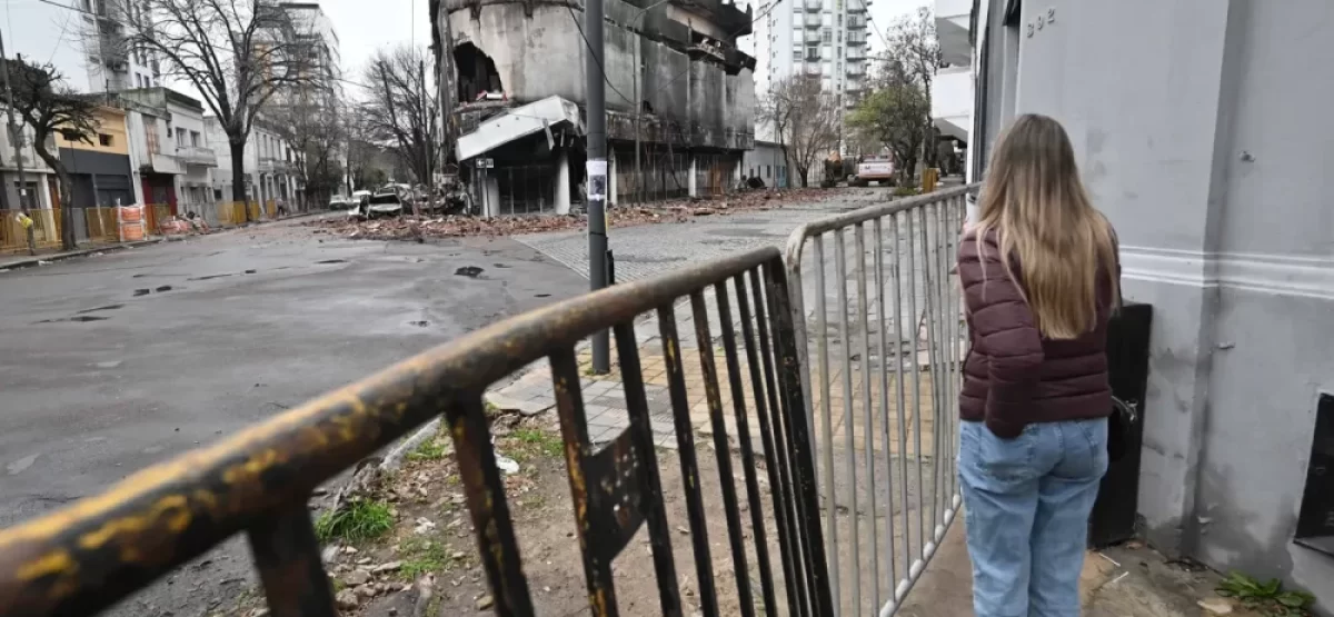 incendio-y-derrumbe-demolicion-del-deposito-diagonal-77-2.jpg
