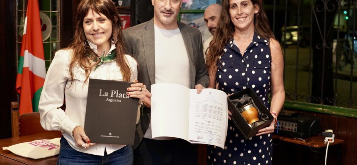 Itziar Ituño recibe el reconocimiento como Huésped de Honor en La Plata junto a autoridades locales