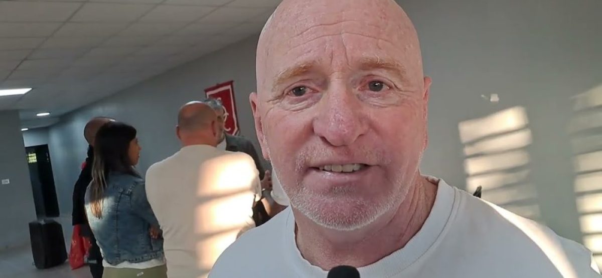 Marcelo Colo Scrignar director deportivo de Cambaceres durante una entrevista en Ensenada