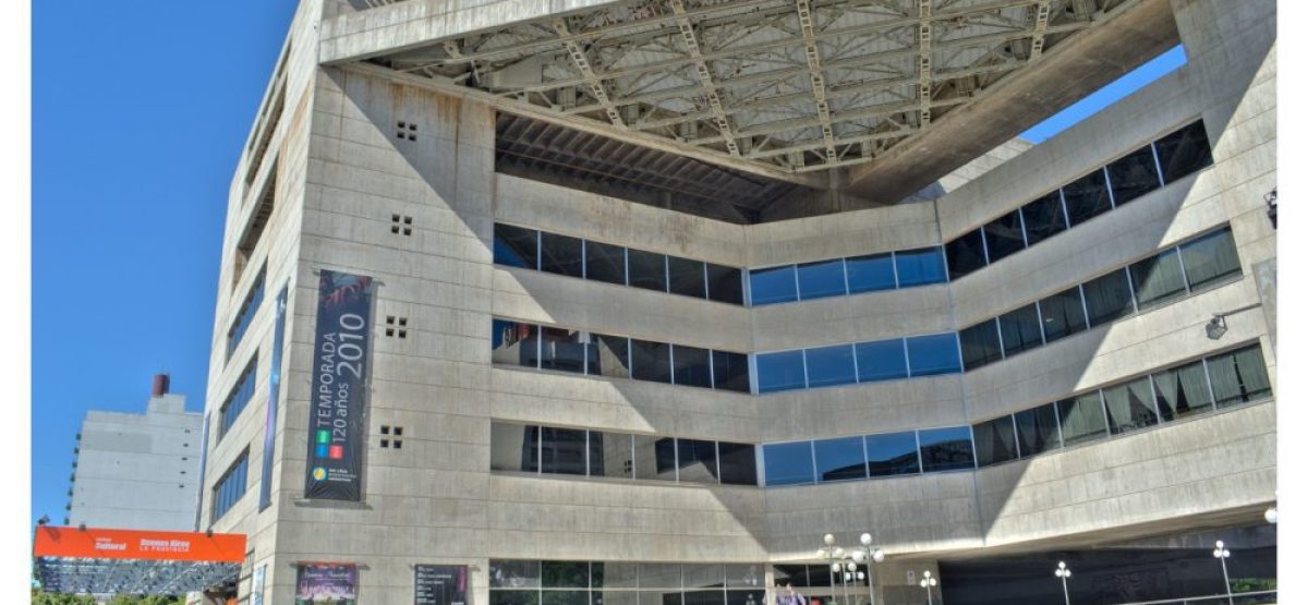 Teatro Argentino de La Plata donde se realizan actividades por la Semana de la Memoria